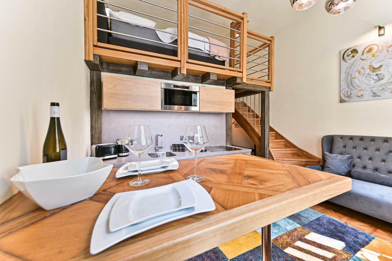 Apartment Nebovidy II - Air Conditioning - Historic City Center プラハ エクステリア 写真